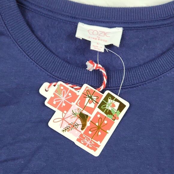Pink Rose -510 Christmas Sweatshirt Top Junior's Large fits a Small - Picture 4 of 7